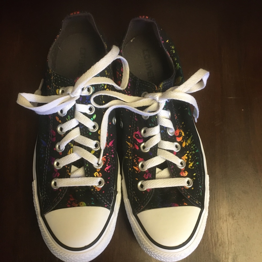 Women’s converse tennis shoes